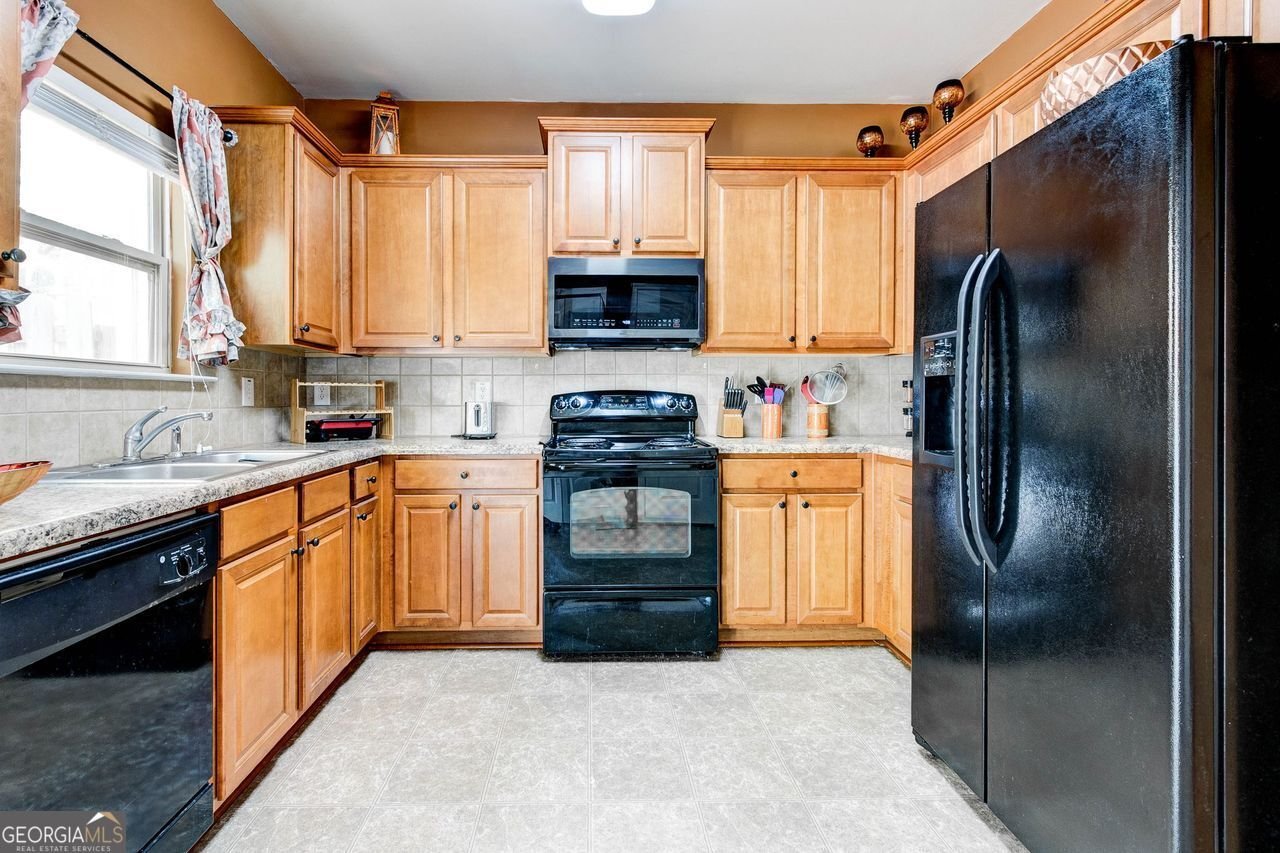 2904 RIDGEVIEW Drive Atlanta - 18