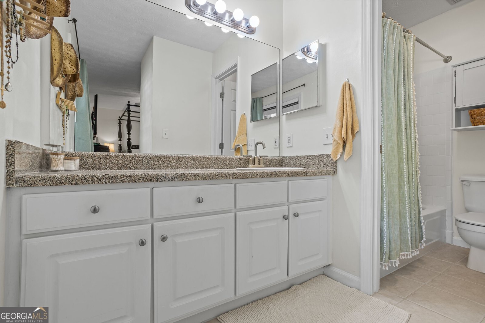 3689 Essex Avenue Atlanta - 22