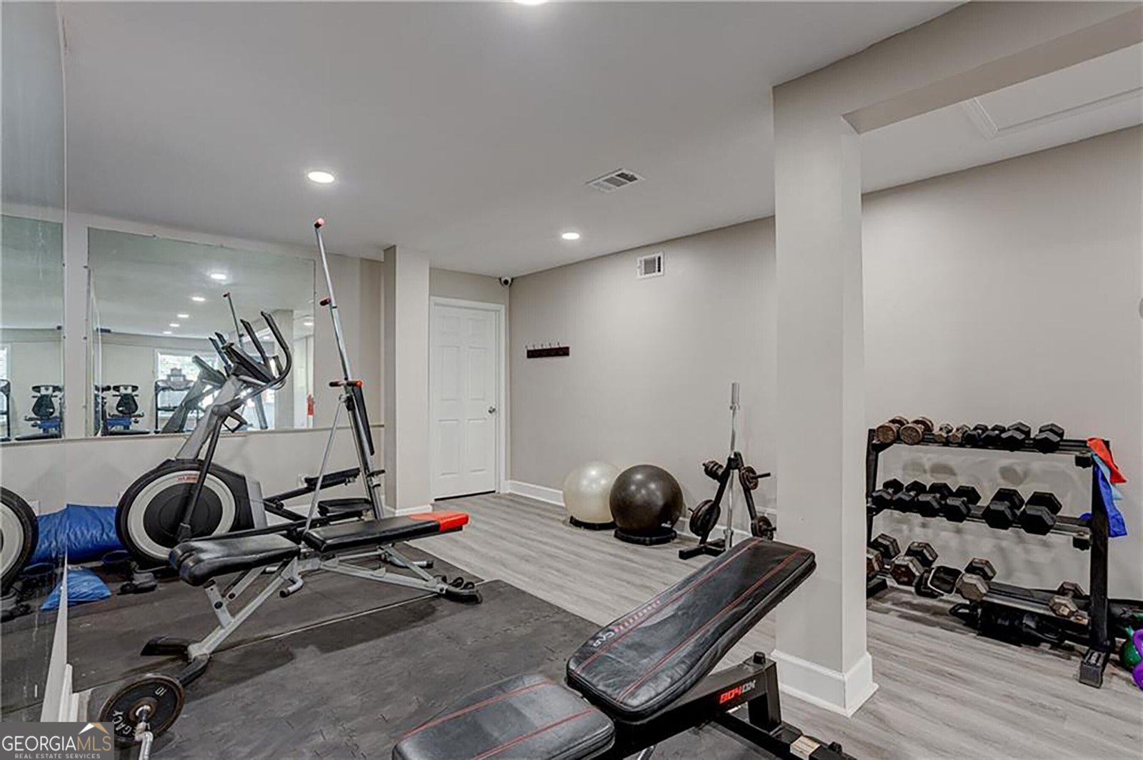 3689 Essex Avenue Atlanta - 27