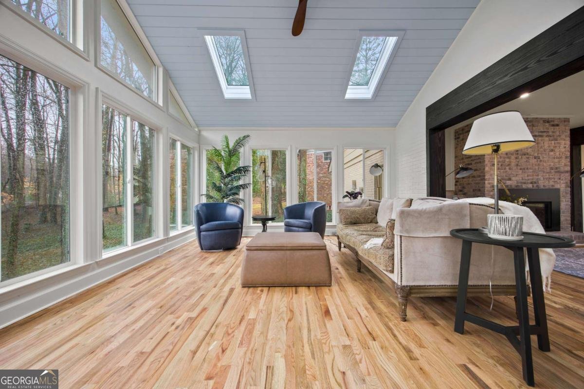 2433 Helmsdale Drive Atlanta - 16