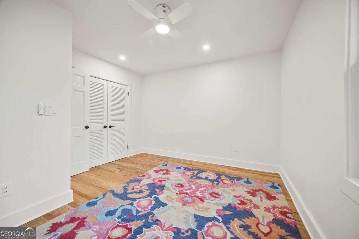 2433 Helmsdale Drive Atlanta - 32
