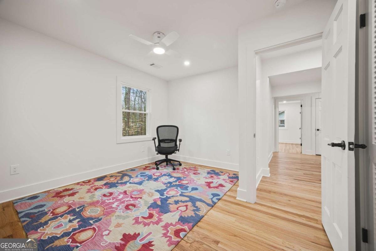 2433 Helmsdale Drive Atlanta - 33
