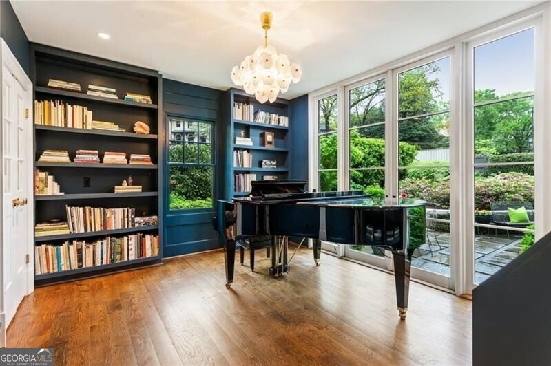 123 Peachtree Circle Atlanta - 30