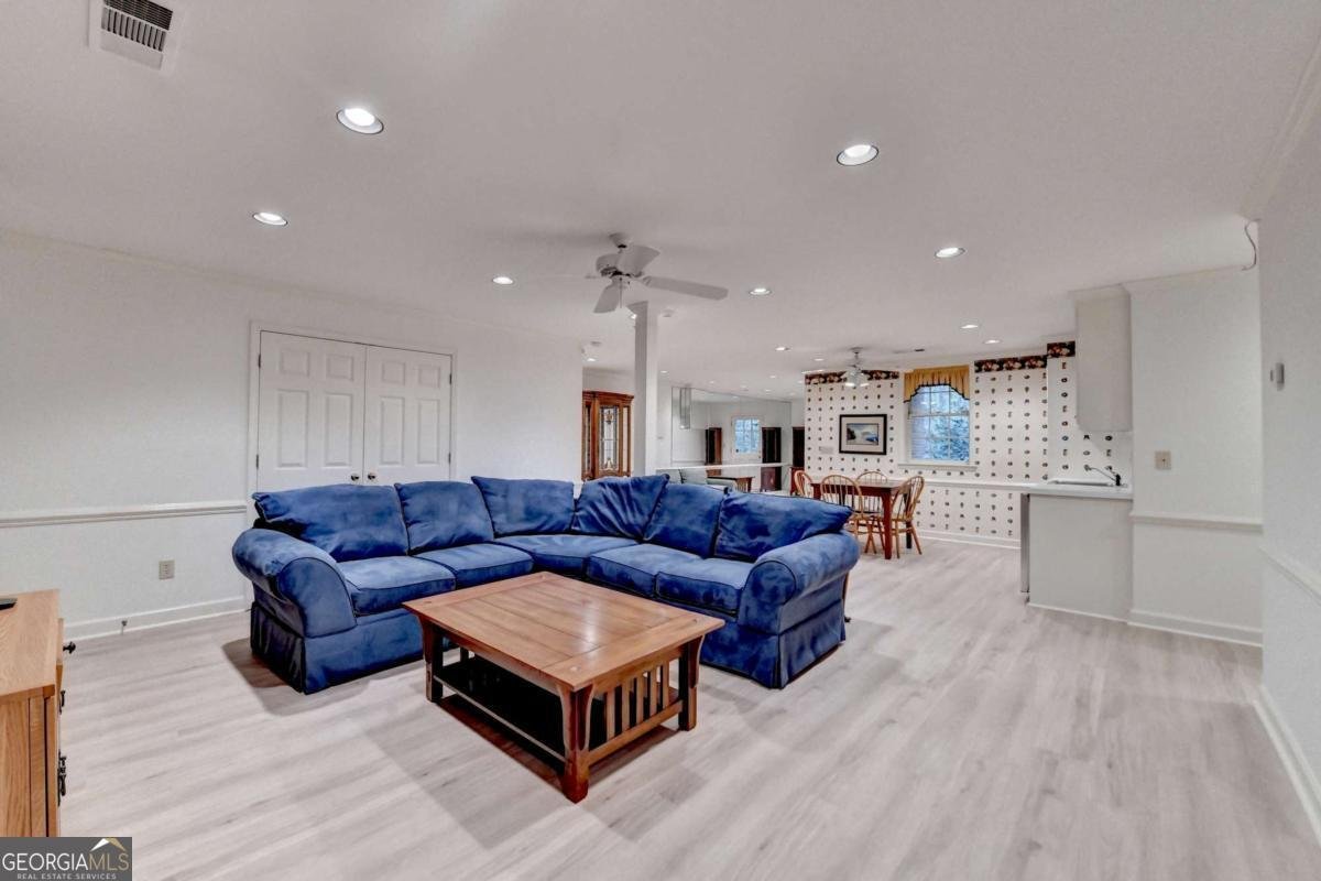 5884 Hammersmith Road Stone Mountain - 44