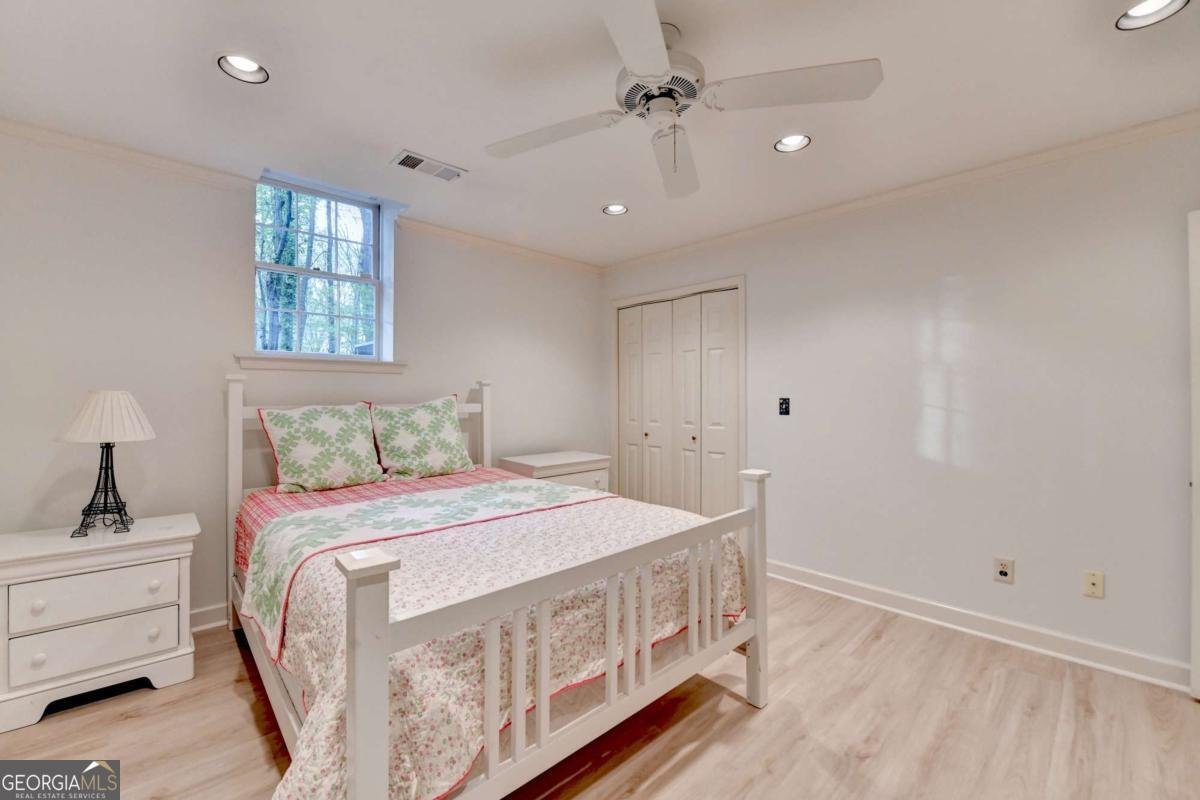 5884 Hammersmith Road Stone Mountain - 54