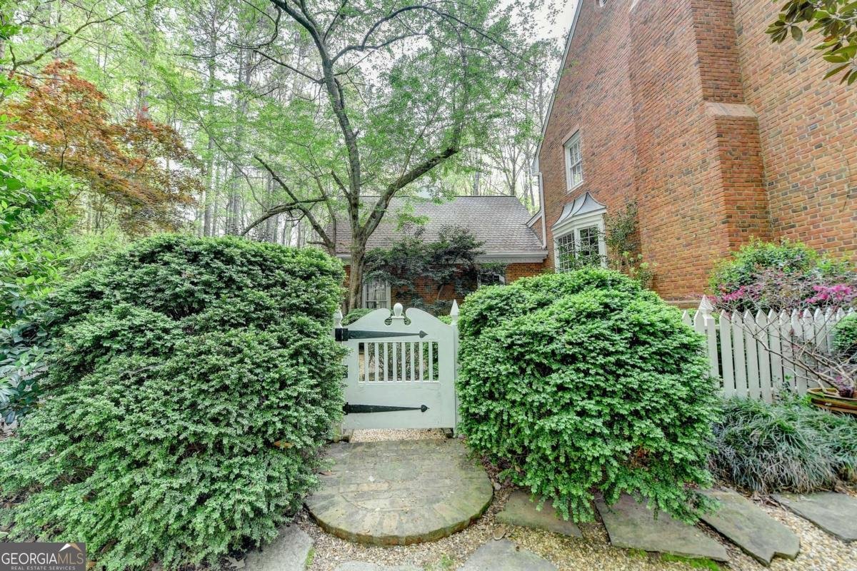 5884 Hammersmith Road Stone Mountain - 62