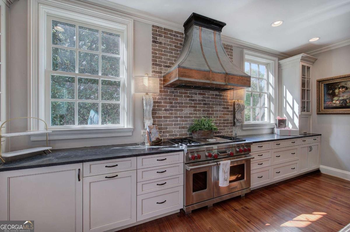 721 West Avenue Cartersville - 27