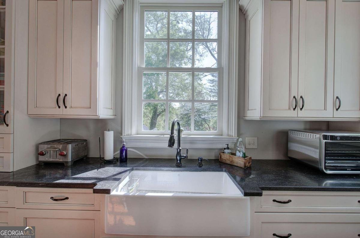 721 West Avenue Cartersville - 28