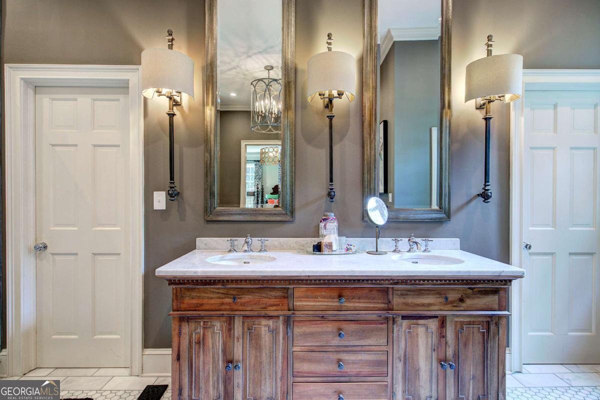 721 West Avenue Cartersville - 40