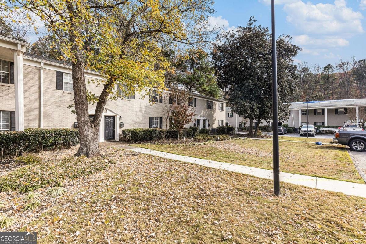 3665 Essex Avenue Atlanta - 28