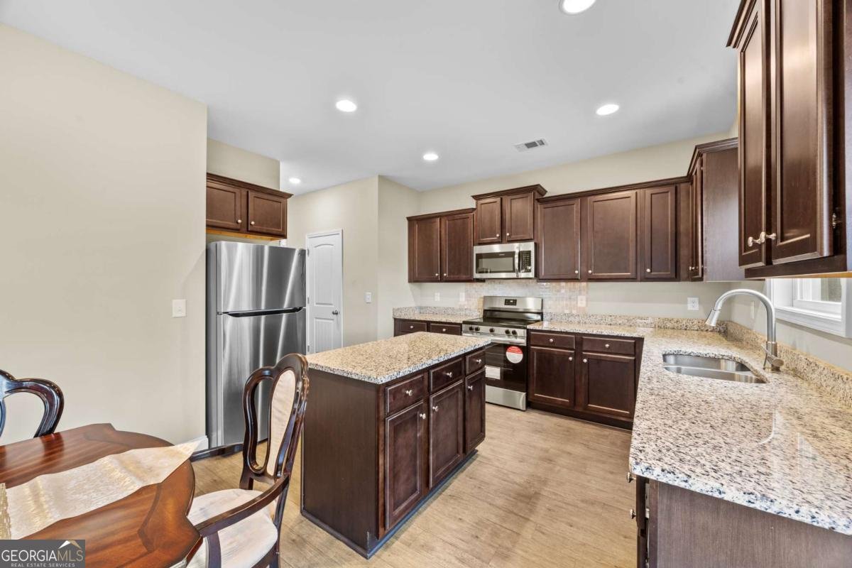 1408 Seals Road Dallas - 12