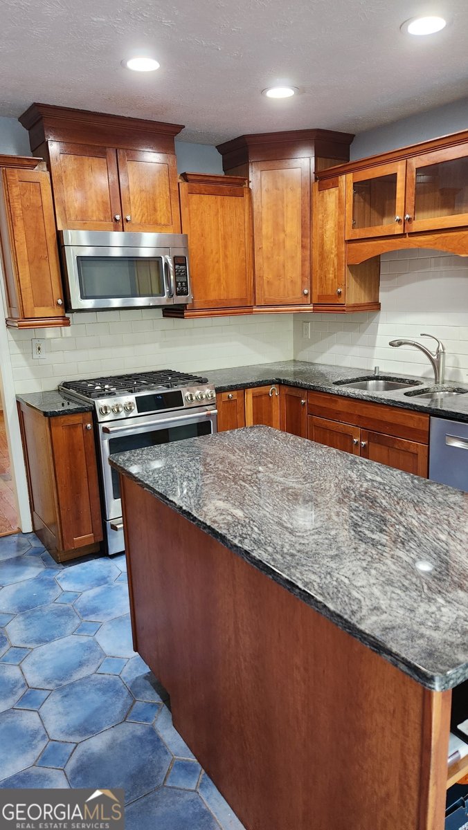 985 Lake Haven Court Roswell - 7
