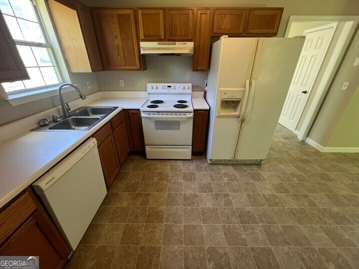 194 Bay Court Drive Stockbridge - 9