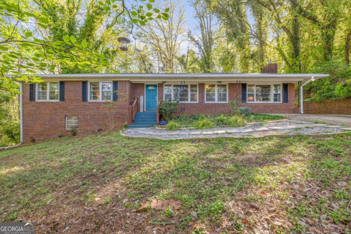 2140 Pine Tree Circle Gainesville - 1