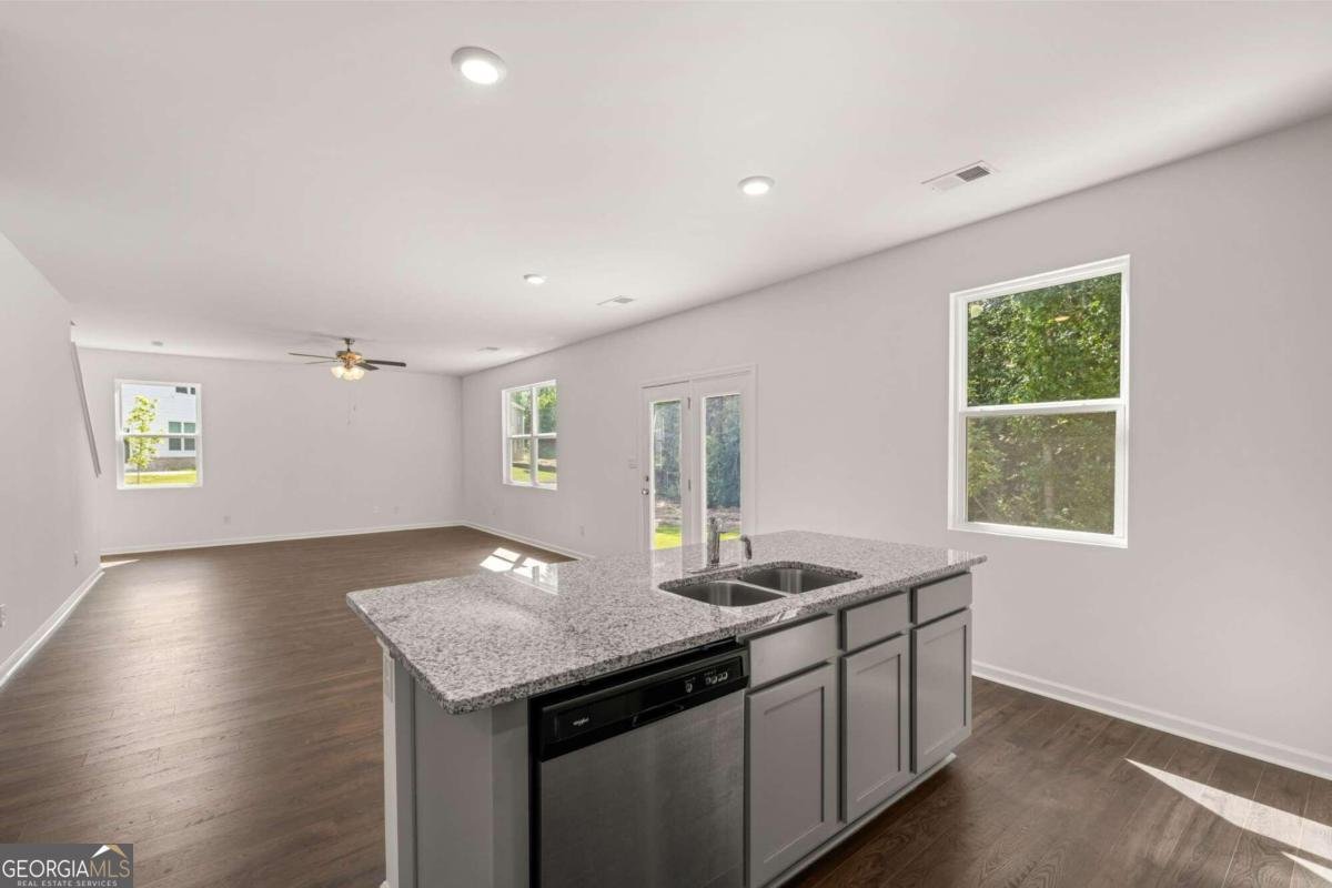 1612 Oakbrook Pond Place Dacula - 13