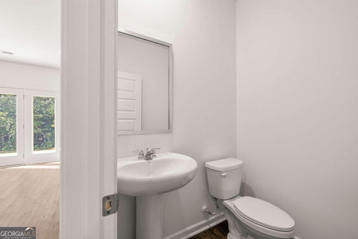1612 Oakbrook Pond Place Dacula - 32