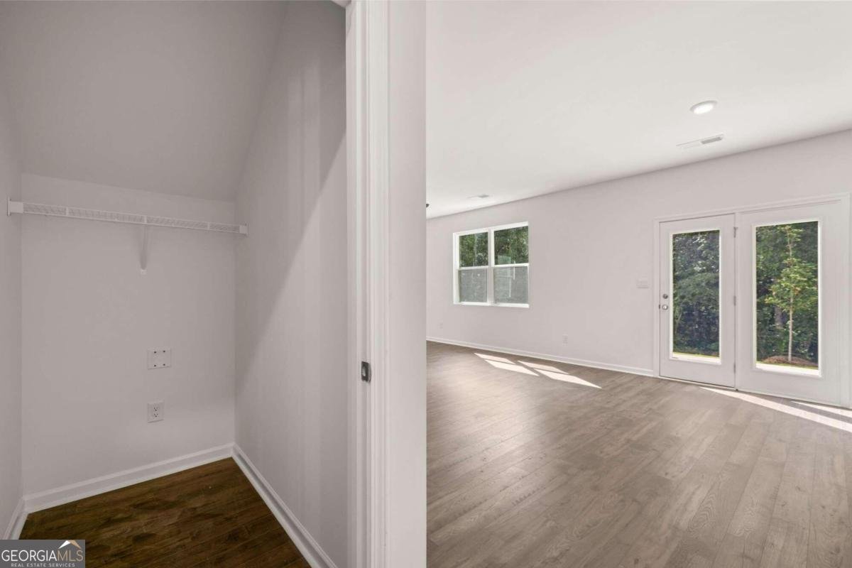 1612 Oakbrook Pond Place Dacula - 33