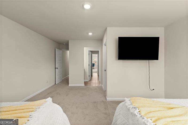 404 Prague Way Hampton - 1