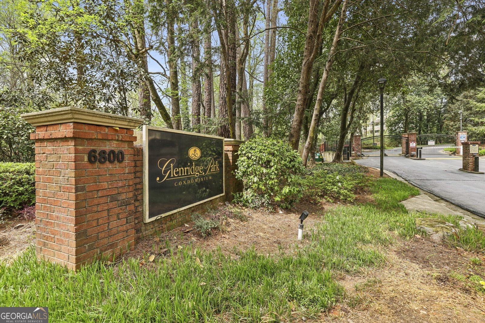 6820 Glenridge Drive Sandy Springs - 27