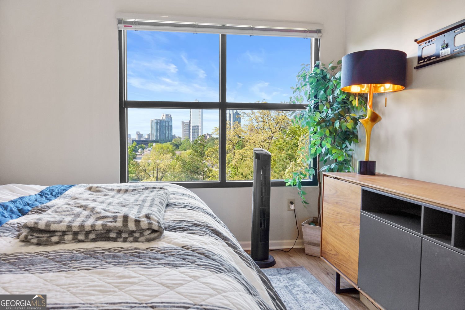 3040 Peachtree Road Atlanta - 25