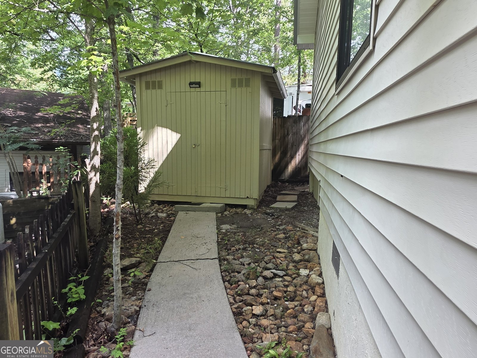 92 Cindy Parkway Cleveland - 28
