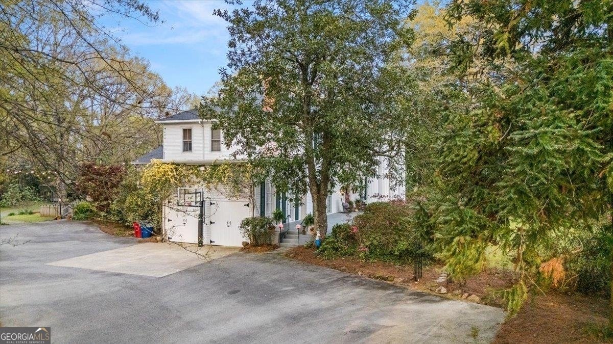 5469 Rivoli Drive Macon - 40