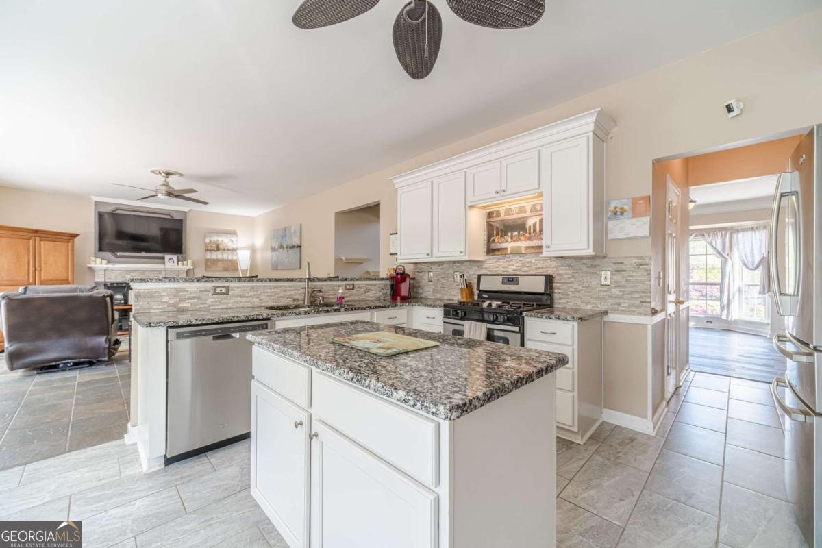 1356 Belfaire Trace Dacula - 10