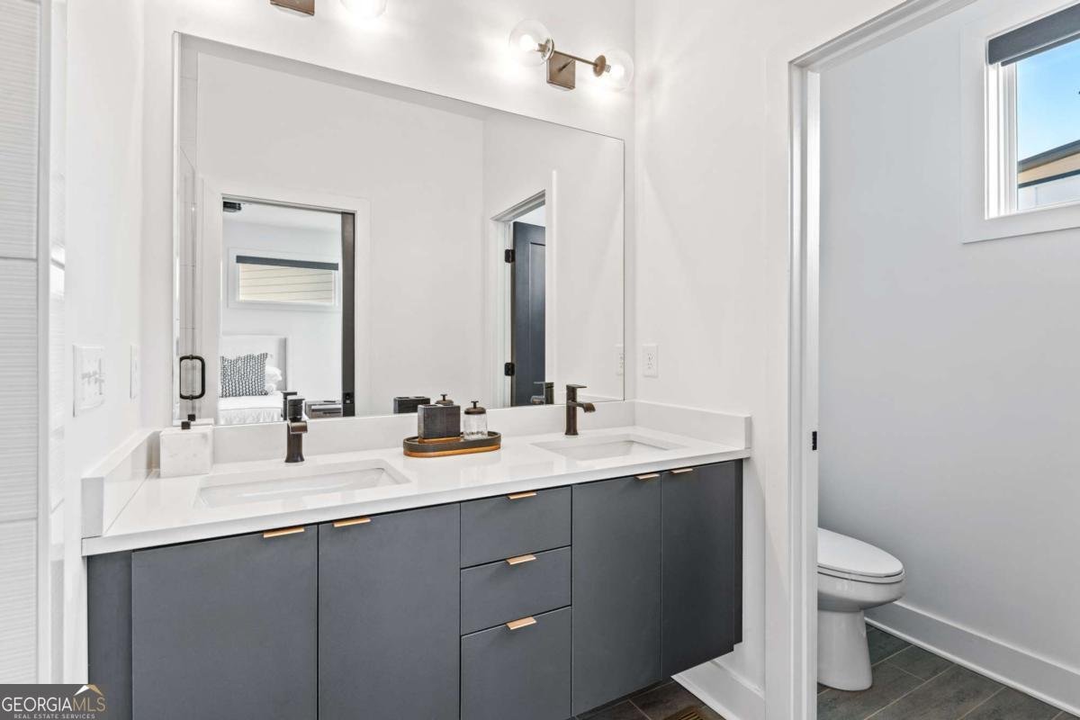 2424 Memorial Drive Atlanta - 19