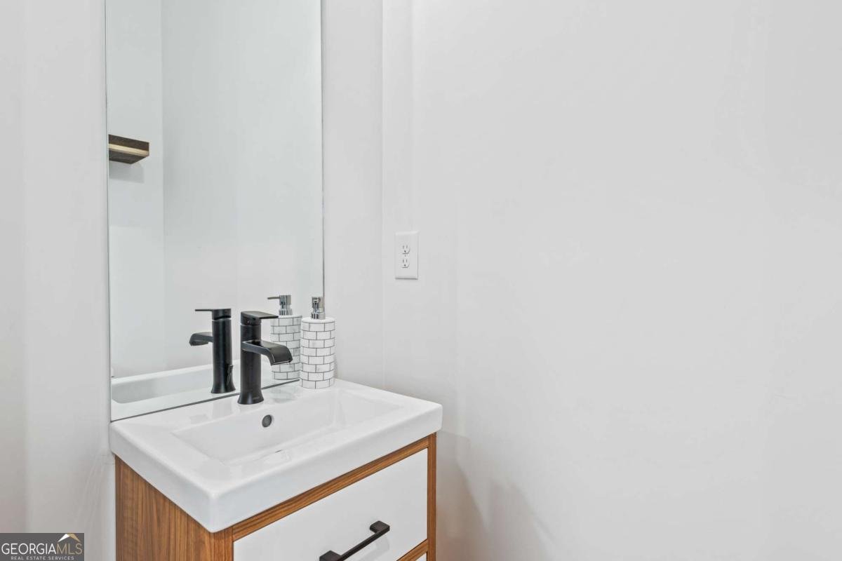 2424 Memorial Drive Atlanta - 26