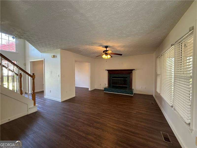802 Crow View Court Woodstock - 3