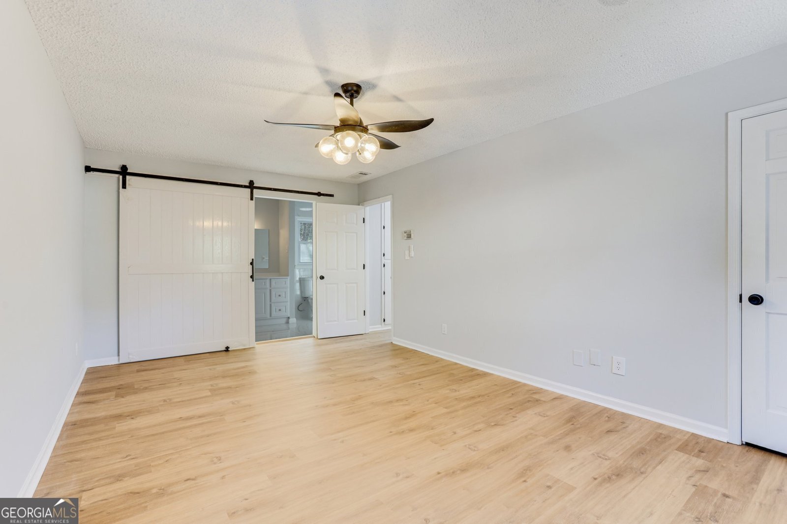 5465 Fork Drive Lilburn - 2