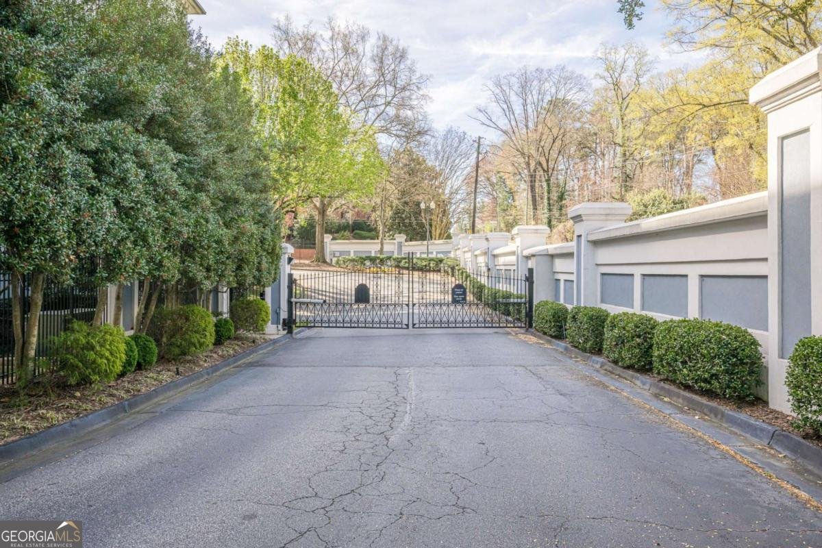 3203 Lenox Road Atlanta - 47
