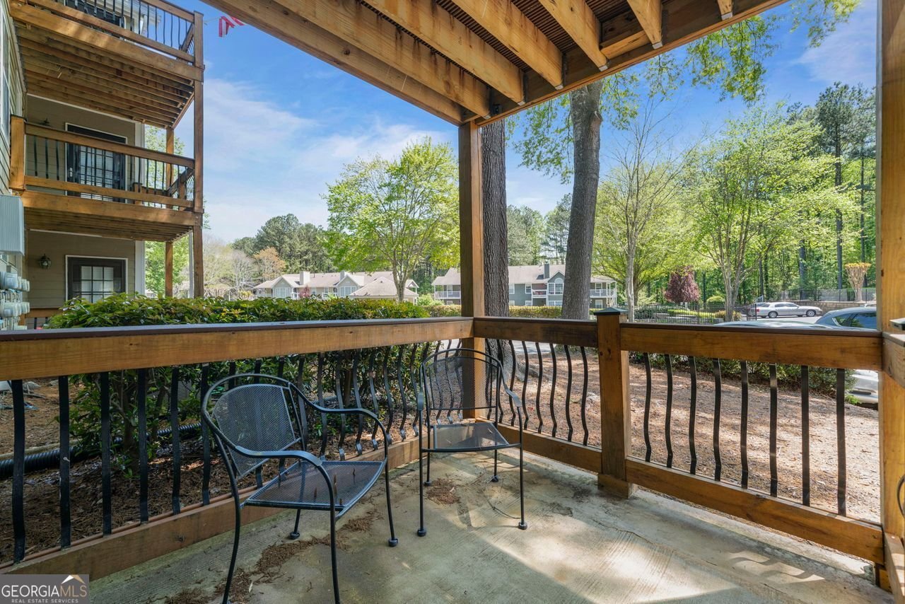 401 BERKELEY WOODS Drive Duluth - 14