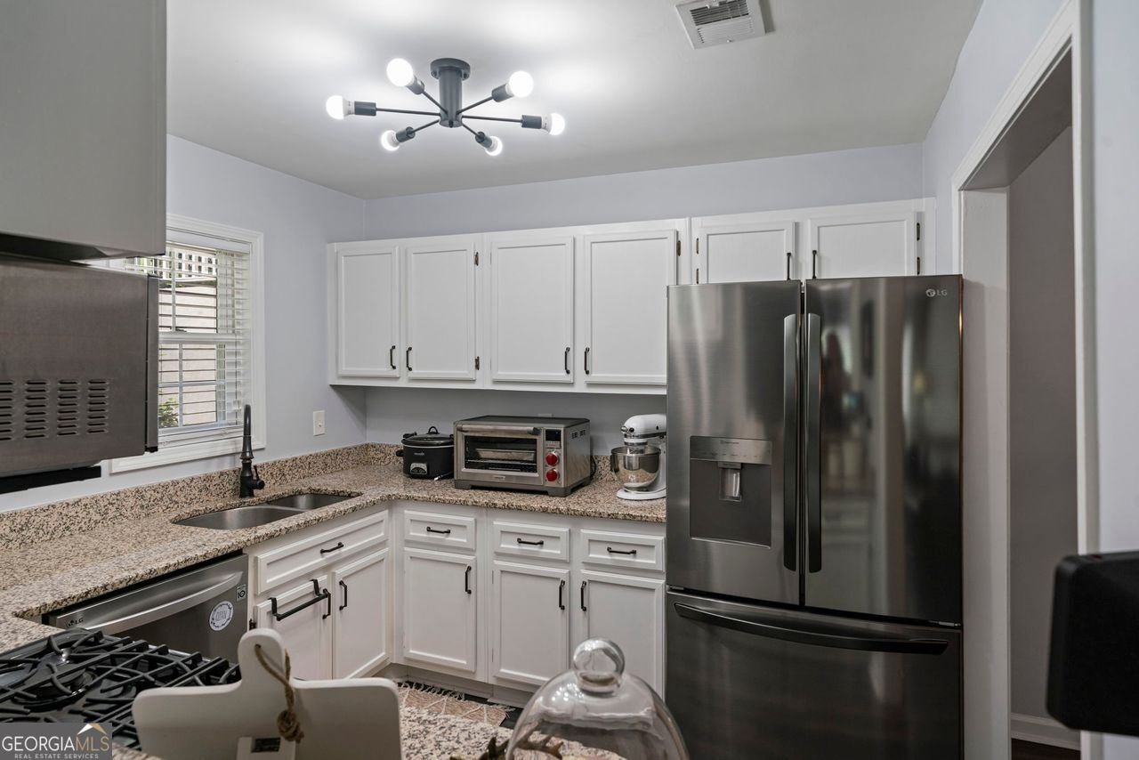 401 BERKELEY WOODS Drive Duluth - 18
