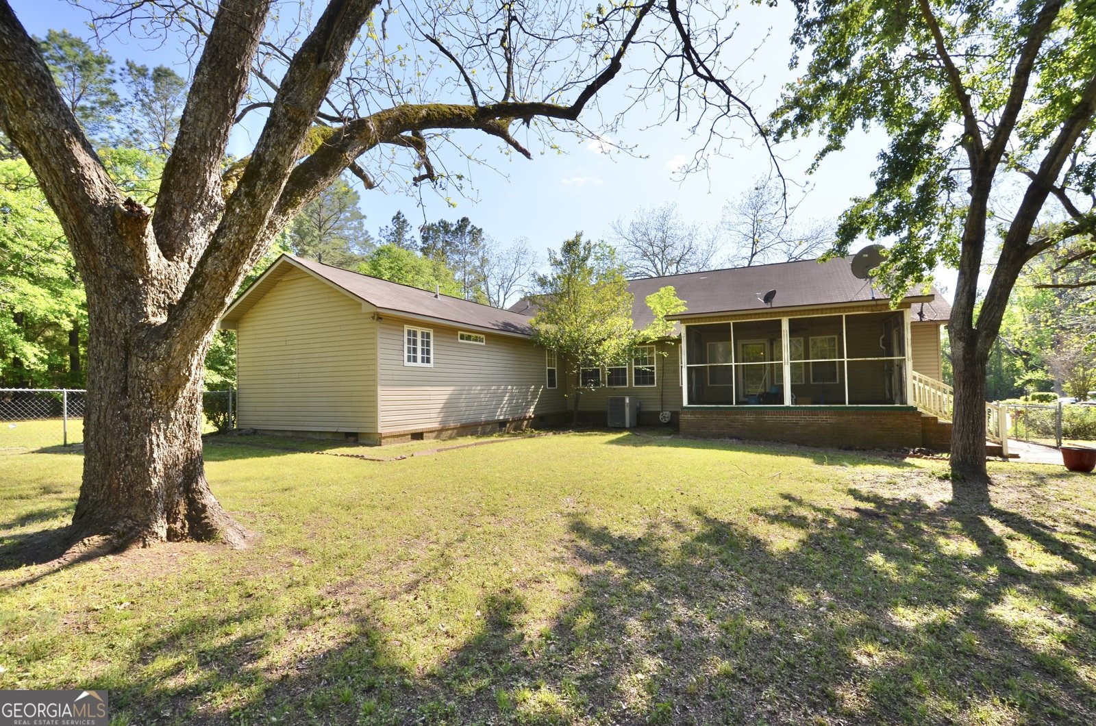 5826 Windsor Way Eastman - 10