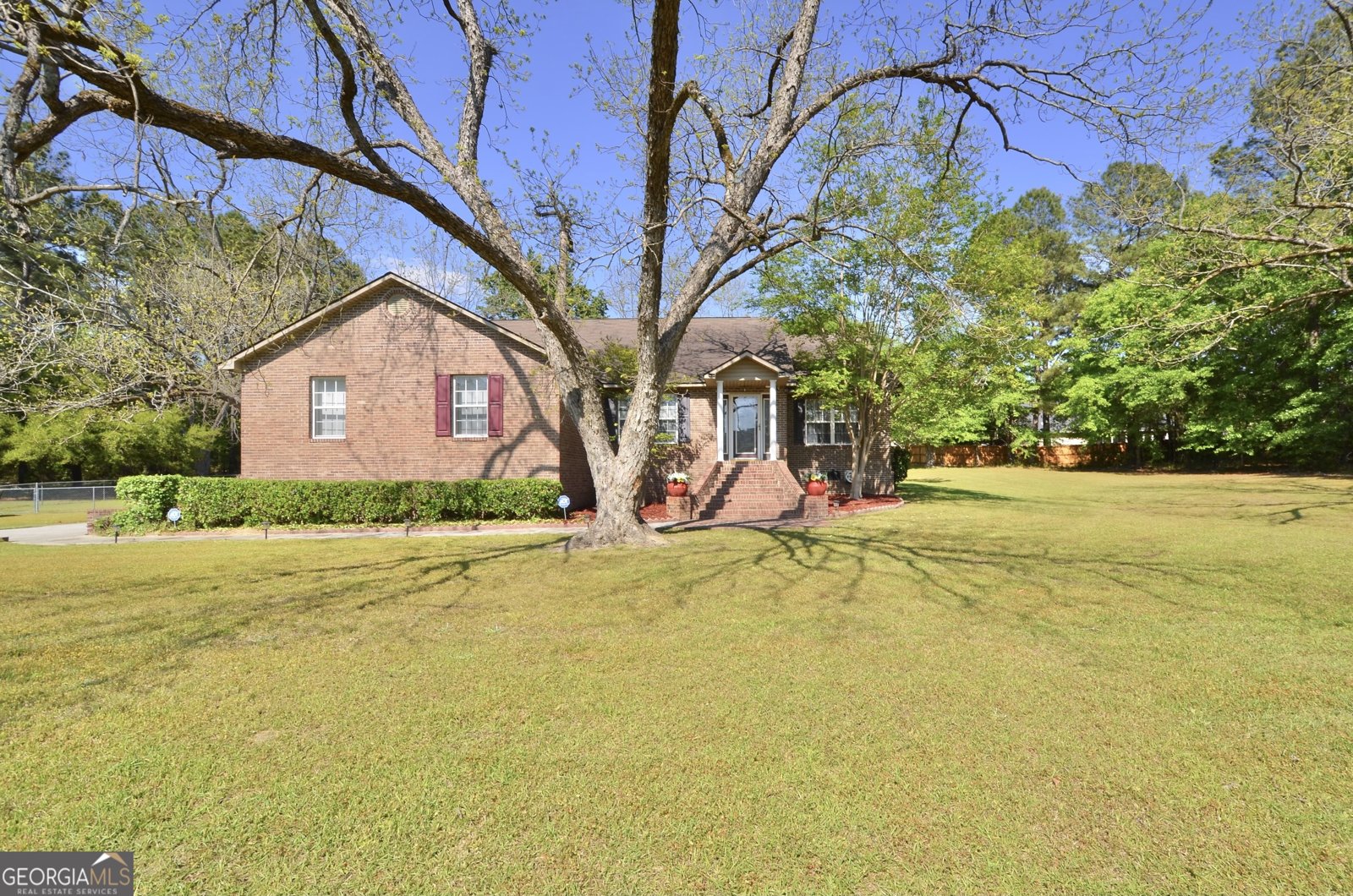 5826 Windsor Way Eastman - 2