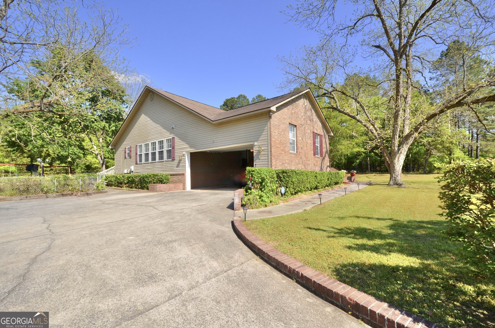 5826 Windsor Way Eastman - 8