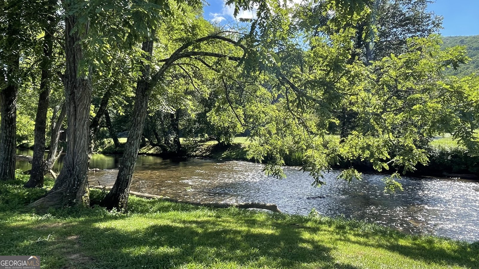 3556 Riverfront Lane Hiawassee - 37
