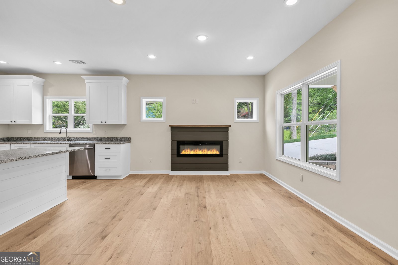 5232 Mountain Street Stone Mountain - 5