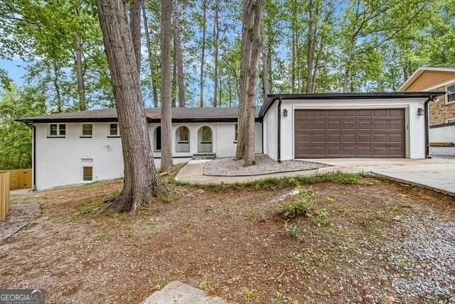 3185 Hammarskjold Drive East Point - 1