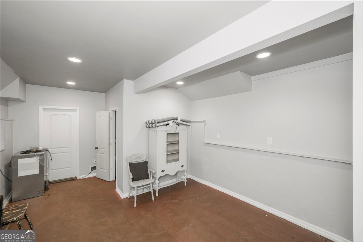 9050 Pine Tree Circle Gainesville - 37