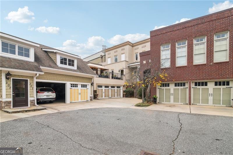 320 Town Center Avenue Suwanee - 38
