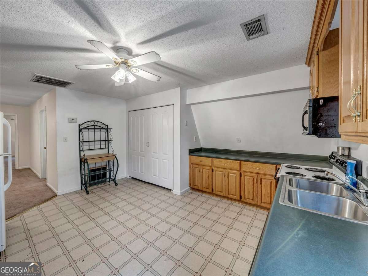 110 Cedar Lane Milledgeville - 51