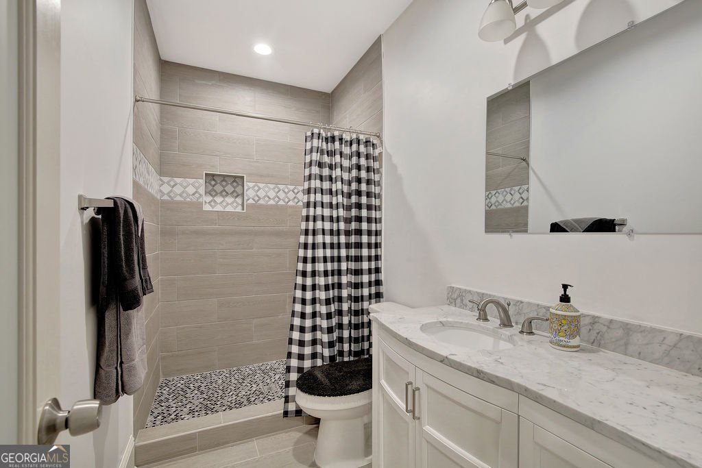 270 Blue Point Parkway Fayetteville - 68