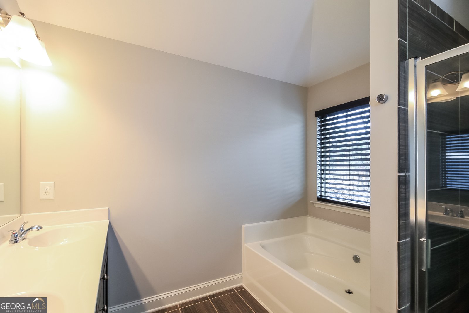 2331 Bouldercliff Way Atlanta - 23