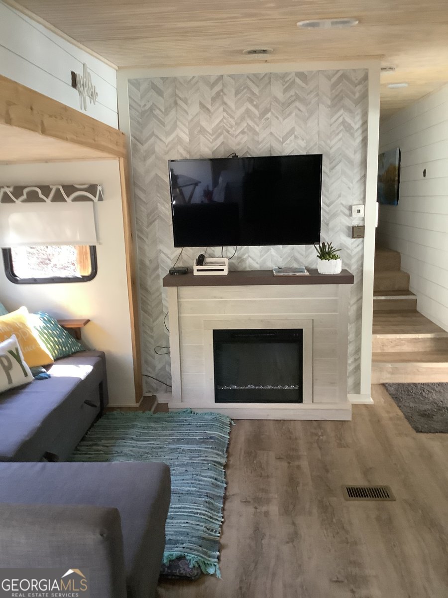 180 Yogi Bear Boulevard Cleveland - 14