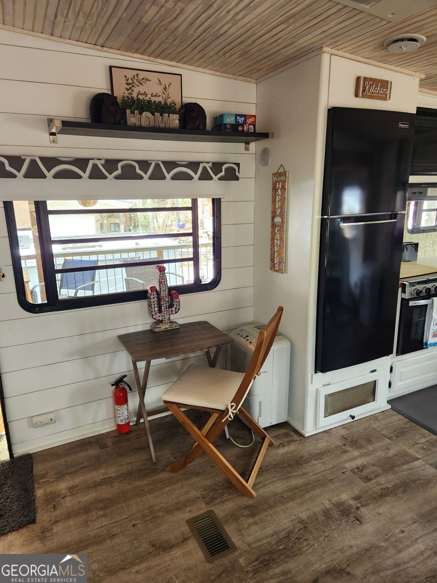 180 Yogi Bear Boulevard Cleveland - 21