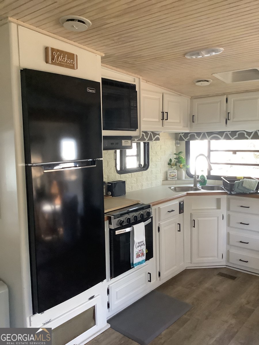 180 Yogi Bear Boulevard Cleveland - 25