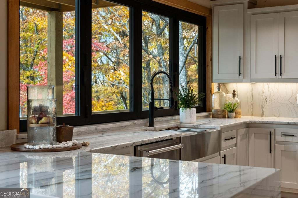 225 Grand Vista Drive Blue Ridge - 84