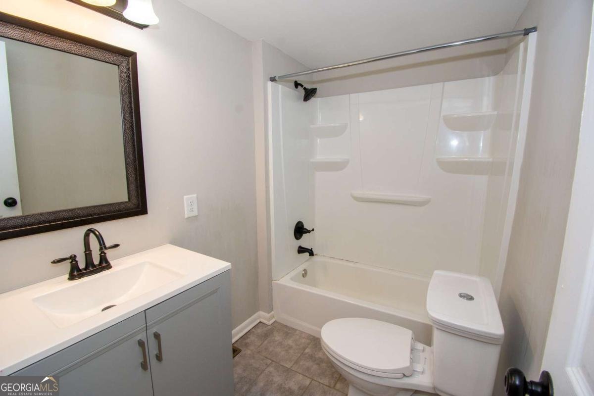 226 Vine Street Athens - 16